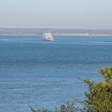 High Tide Villa Cowes  Exterior photo